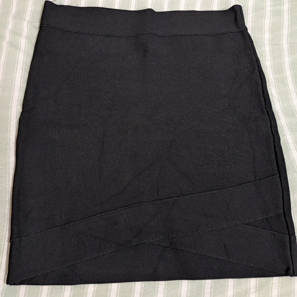 BCBGMaxazria Black Skirt women's size medium